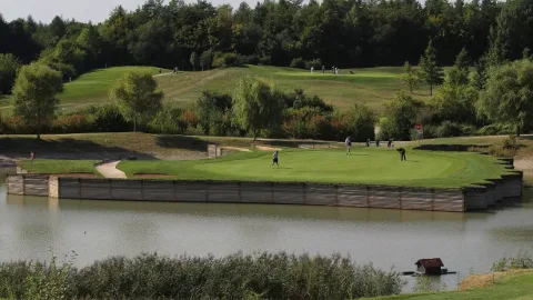 Veränderte Rahmenbedingungen im Hardenberg Resort: Präsident Oliver Bartels über die Umstrukturierung, Wasser und Personalfragen